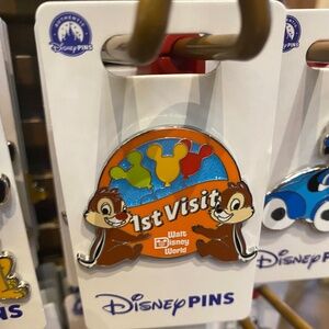 Walt Disney world Chip and Dale First 1st Visit Badge Button Disney Pin BNWT